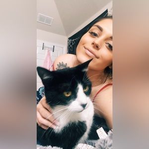 Meet your Posher, Brooke